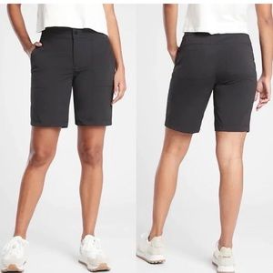 Athleta Trekkie Bermuda Shorts sz 10